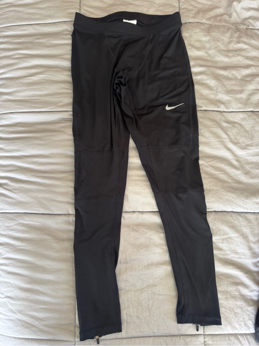 Nike Women’s Black Performance Leggings with Reflective Swoosh